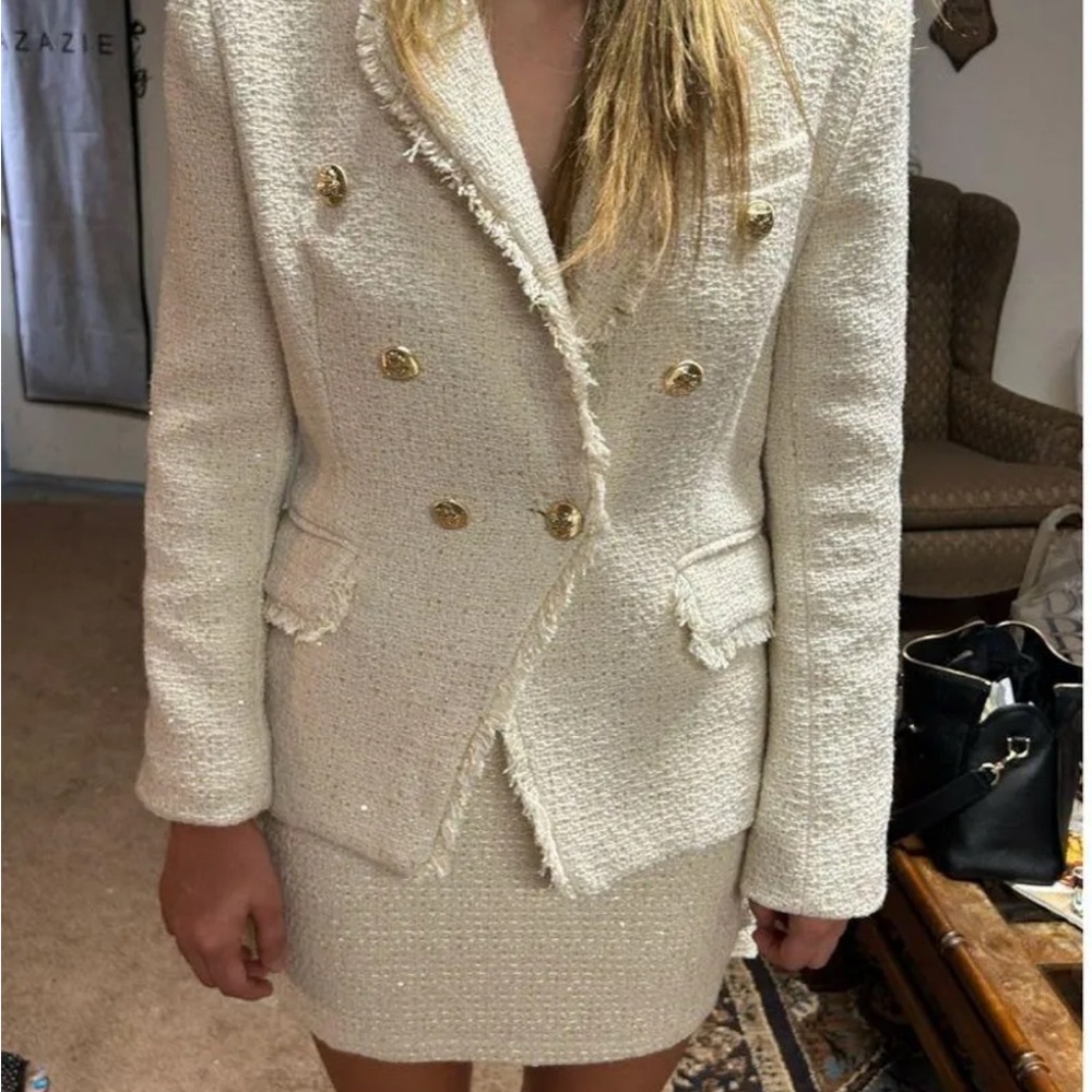 Carriage Boutique White and Gold Textured Blazer